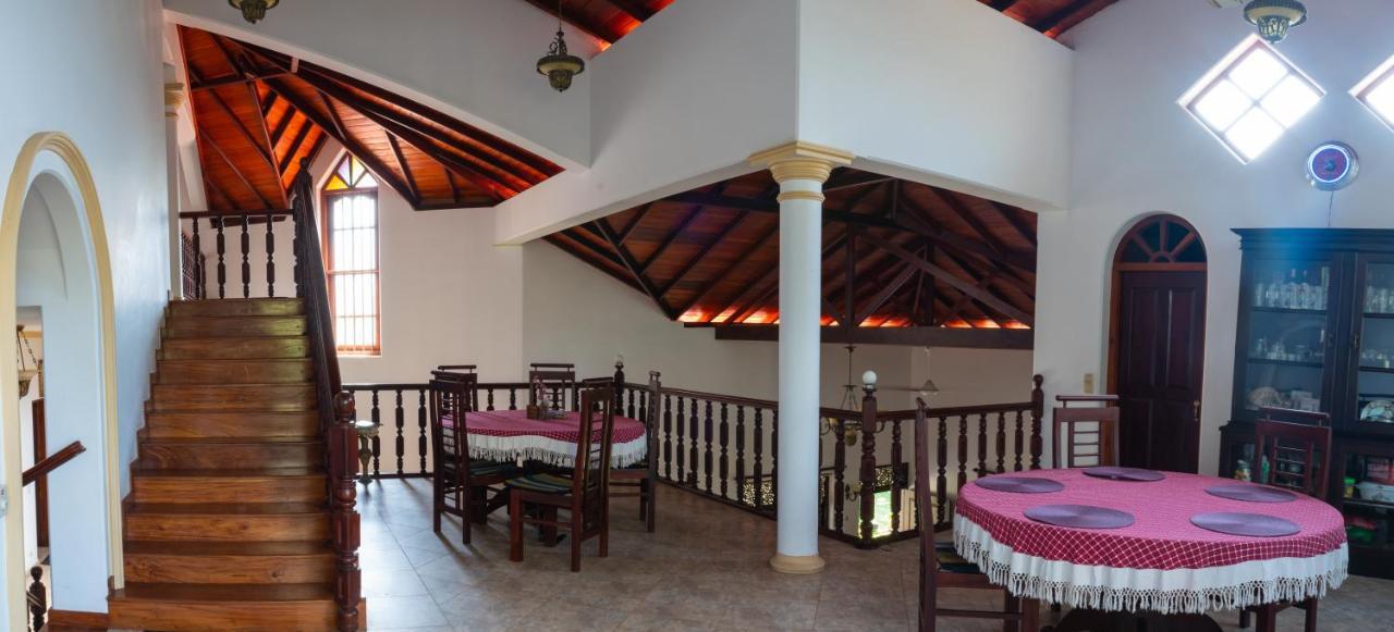 Simon'S Lodge ฮิกคาดูวา ภายนอก รูปภาพ